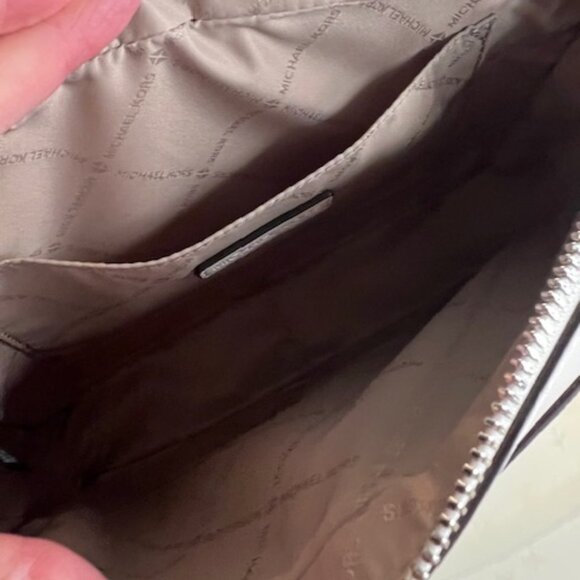 Michael Kors Jet Set White Airplane Camera Crossbody Bag NWOT - Picture 5 of 5